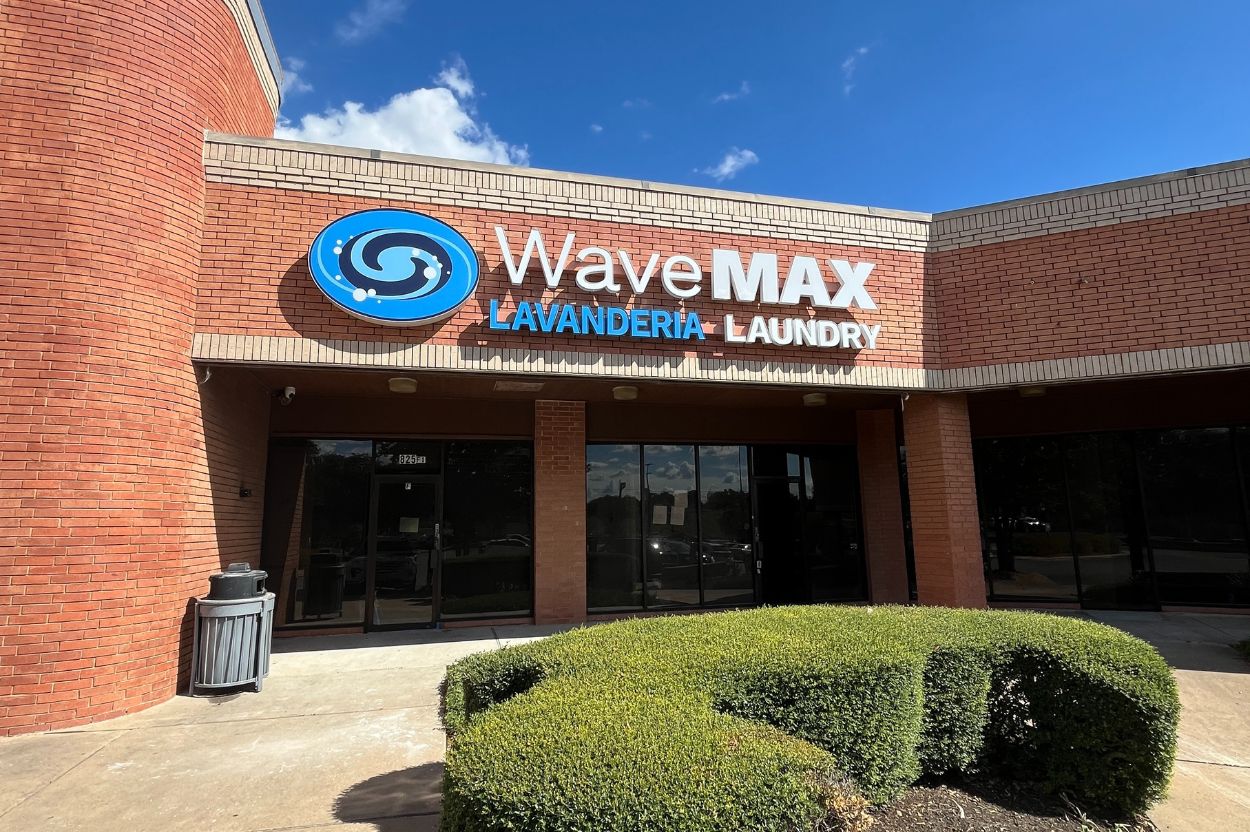 WaveMAX Laundromat